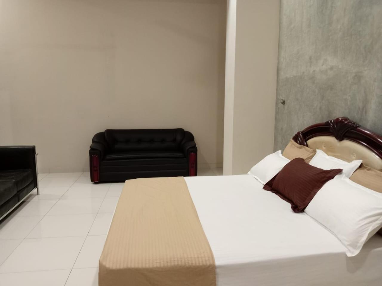 Thalangama Lakeview Lodge Battaramulla Dış mekan fotoğraf