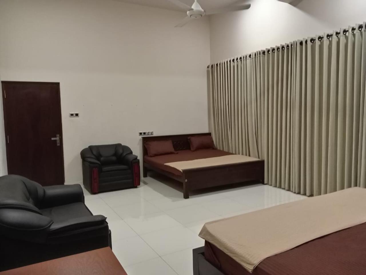 Thalangama Lakeview Lodge Battaramulla Dış mekan fotoğraf