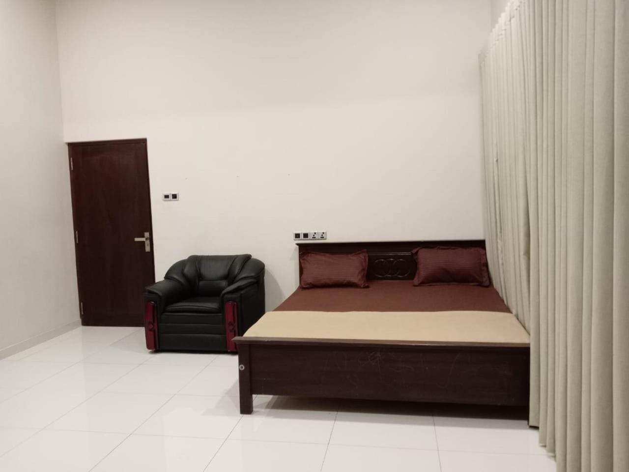 Thalangama Lakeview Lodge Battaramulla Dış mekan fotoğraf