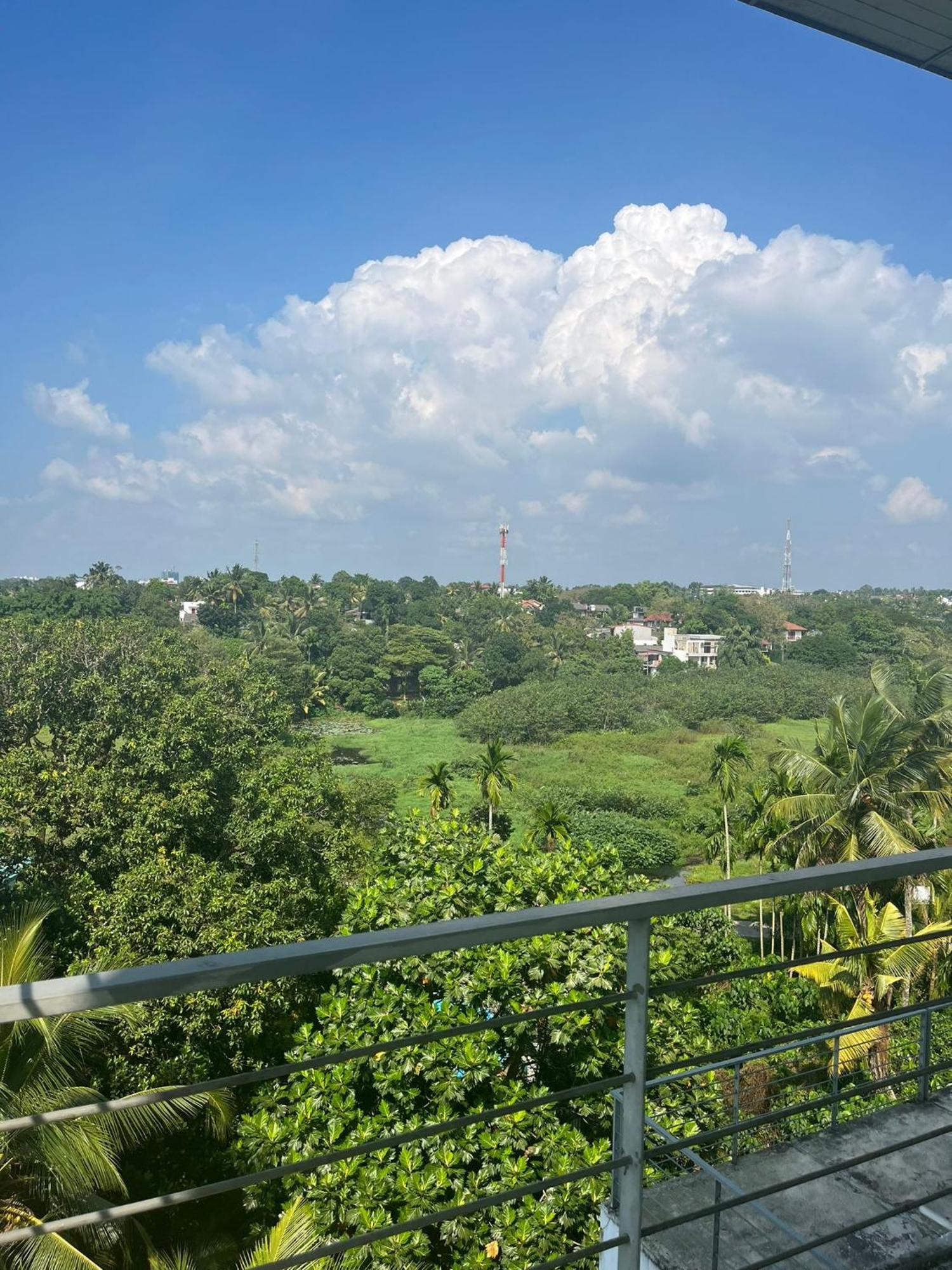 Thalangama Lakeview Lodge Battaramulla Dış mekan fotoğraf