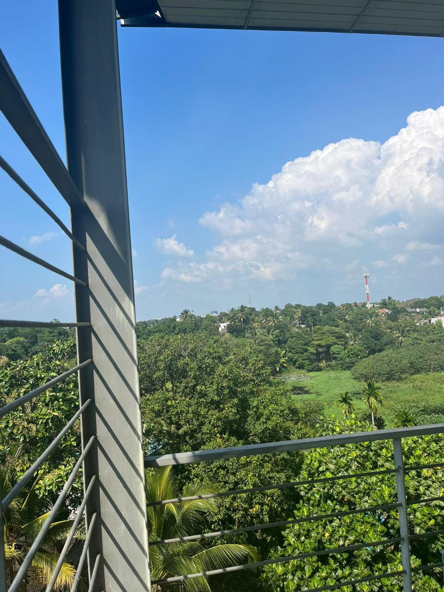 Thalangama Lakeview Lodge Battaramulla Dış mekan fotoğraf