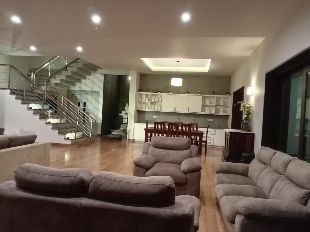 Thalangama Lakeview Lodge Battaramulla Dış mekan fotoğraf